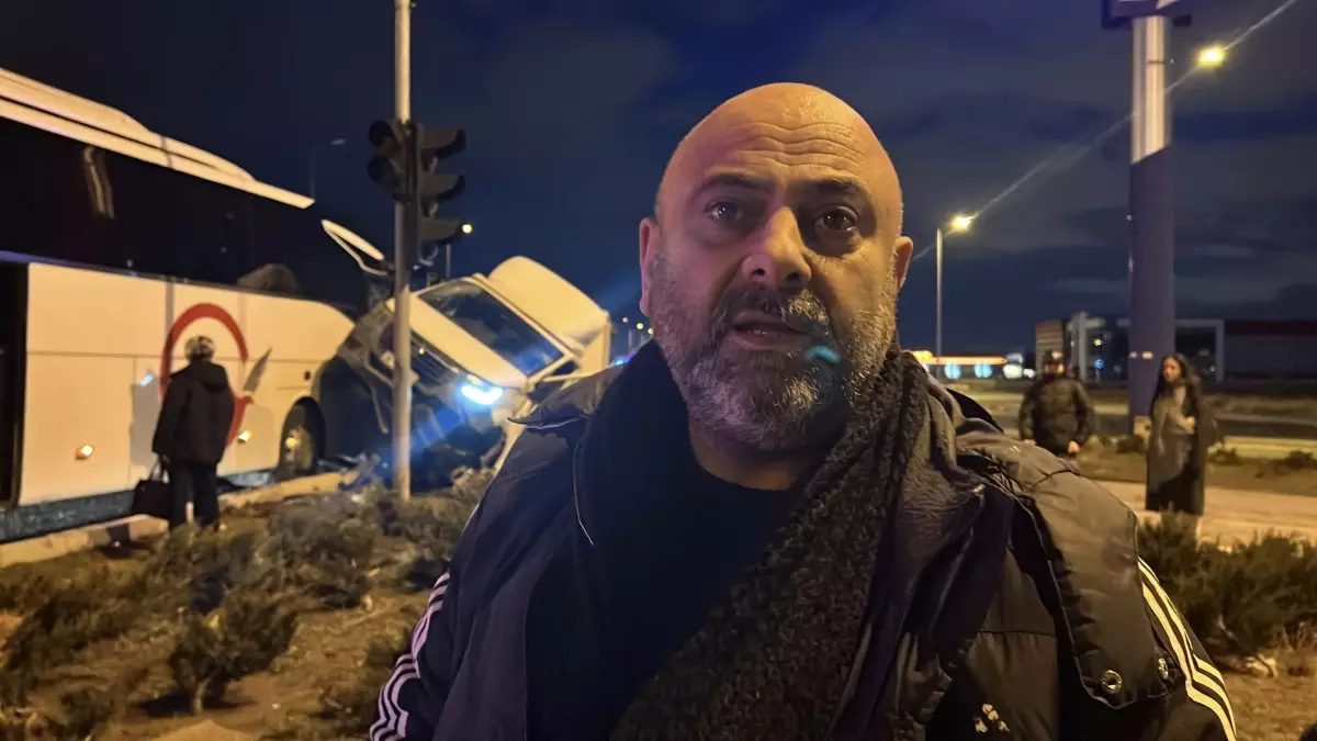 Kayseri'de Otobüs ve Kamyonet Çarpıştı