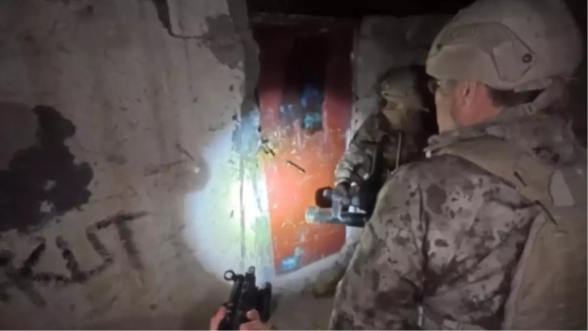 FETÖ/PDY'ye Operasyon: 70 Gözaltı