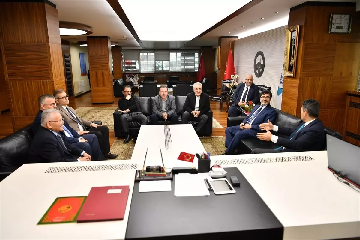 Büyükkılıç, Bakan Yardımcısı Boyraz'ı Ağırladı