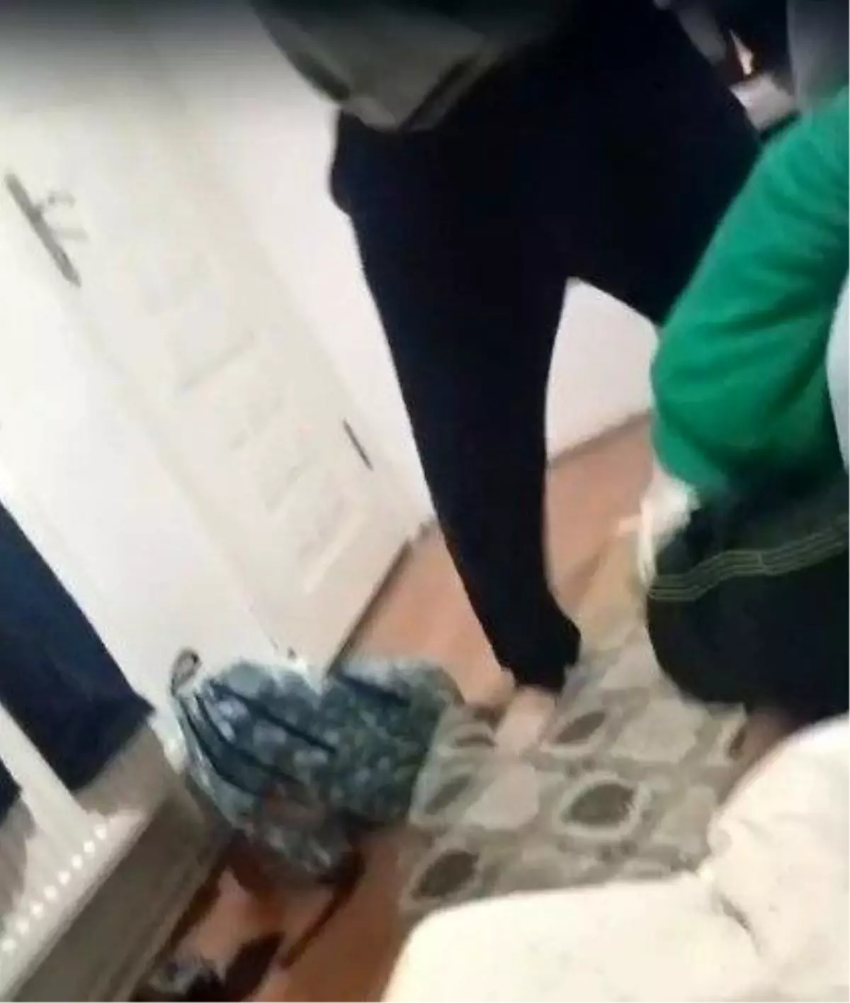 Kayseri'de Çocuğa Şiddet Anları Kaydedildi