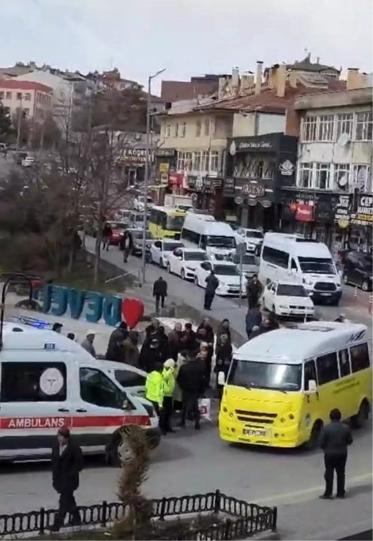 Yolcu Minibüsünden Düşen Yaşlı Adam Hayatını Kaybetti