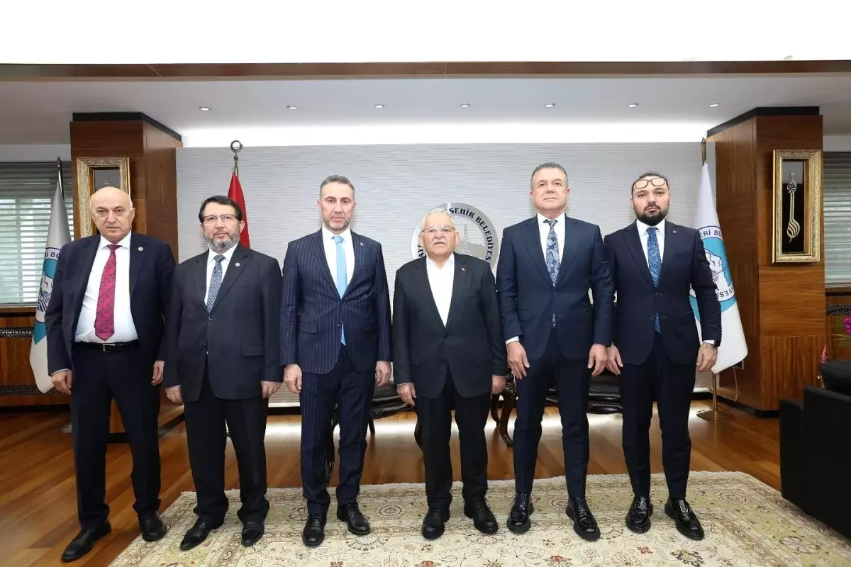 Başkan Büyükkılıç'tan birlik mesajı: Büyükşehir'de ziyaretçi rüzgarı