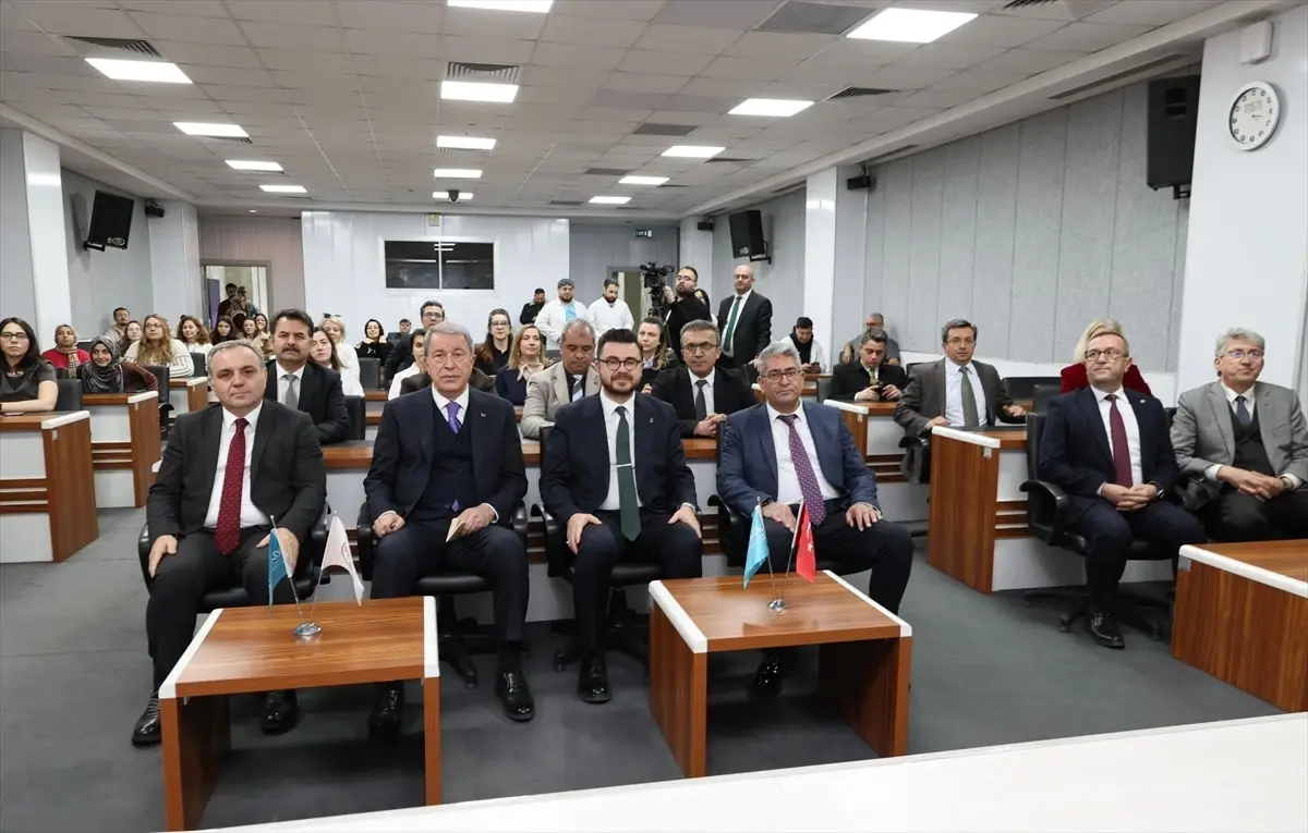 Hulusi Akar Erciyes Üniversitesini Ziyaret Etti