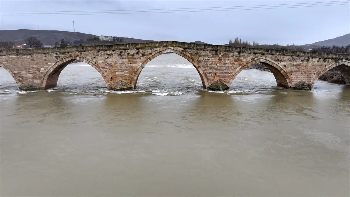 Kızılırmak'ta Su Seviyesi Yükseldi