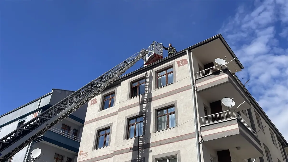 Kayseri'de Apartman Bacasında Yangın