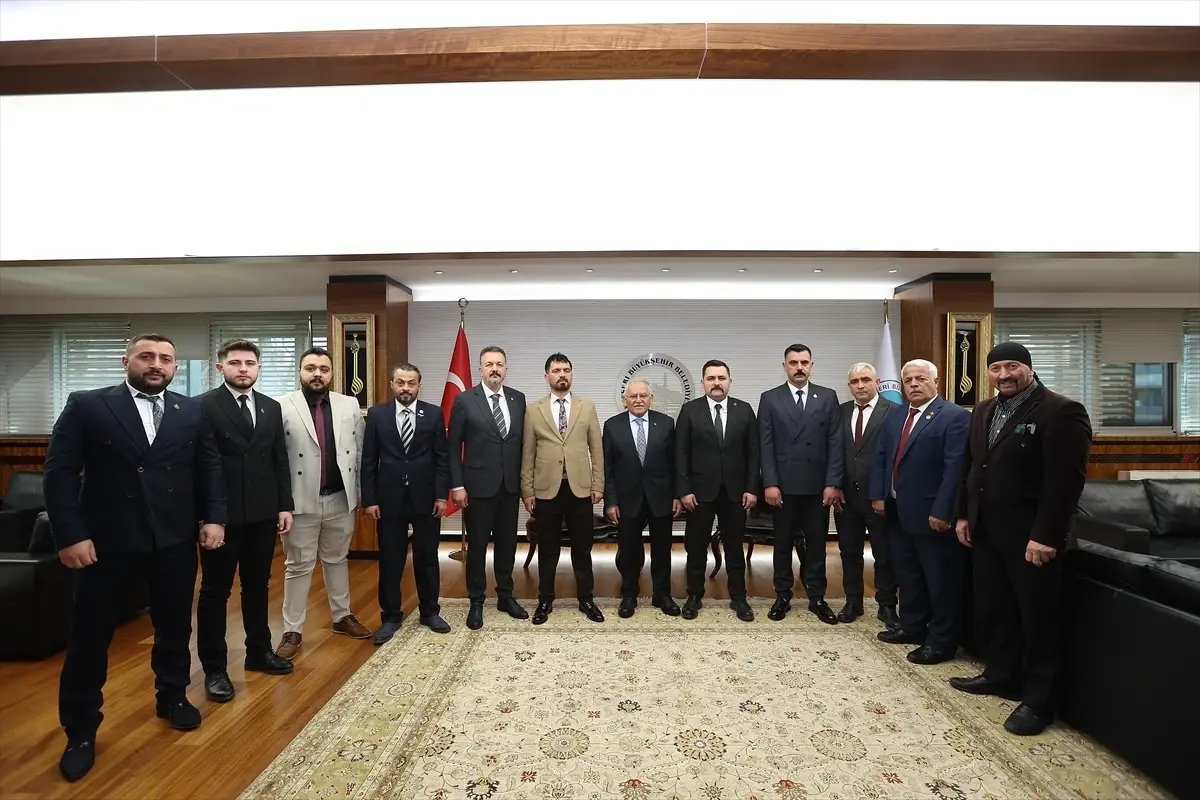 Büyükkılıç, Alperen Ocakları'nı Ağırladı