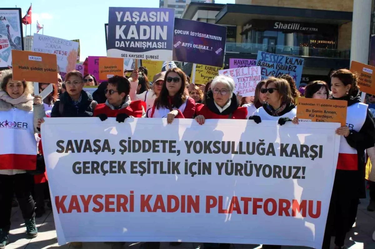 Kayseri'de Kadınlar Günü Yürüyüşü