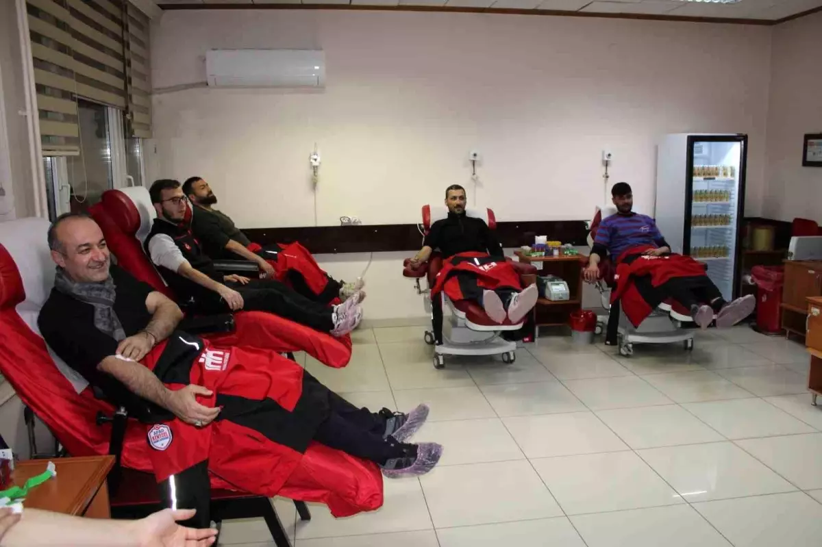 Kayseri'de İftar Sonrası Kan Bağışı