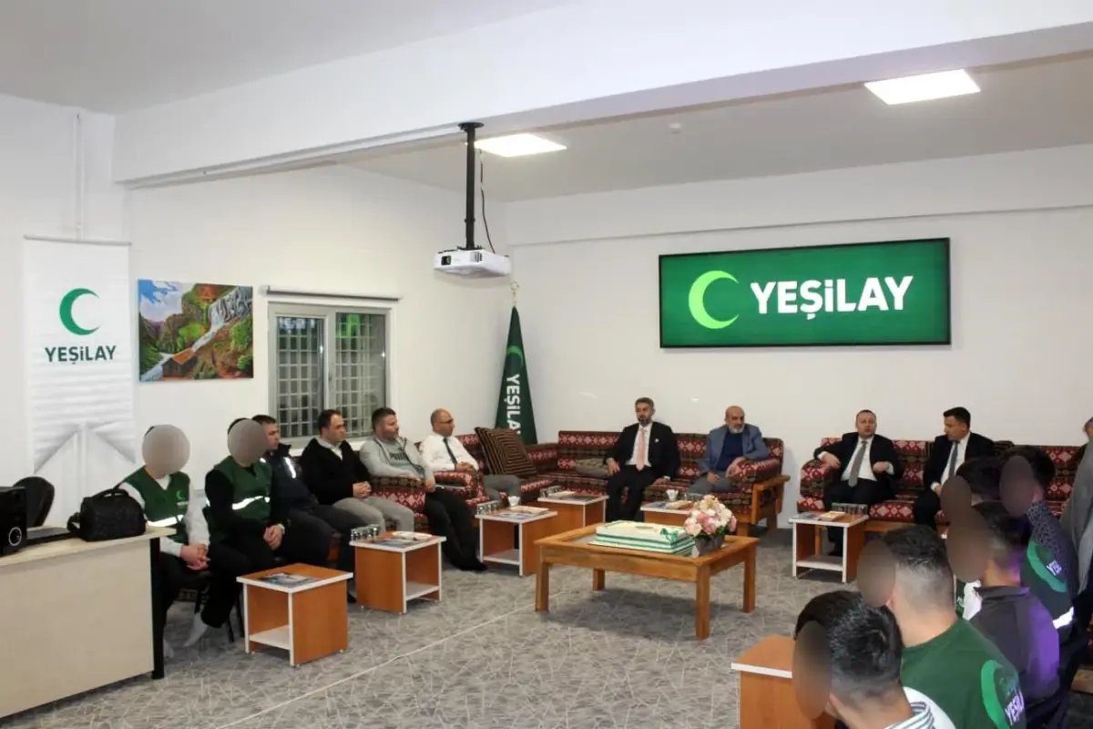 Yeşilay'dan Gençlere Destek Ziyareti