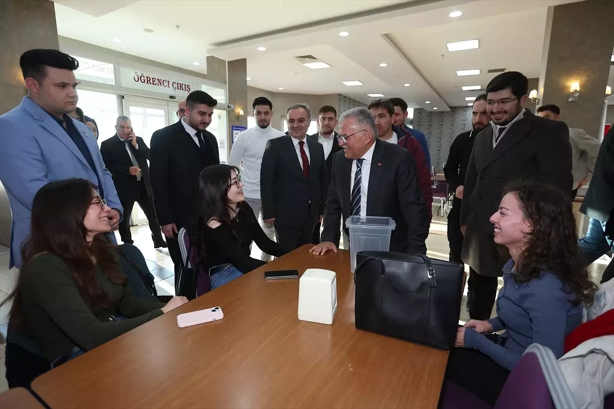 Büyükkılıç'tan Öğrencilere İftar Ziyareti