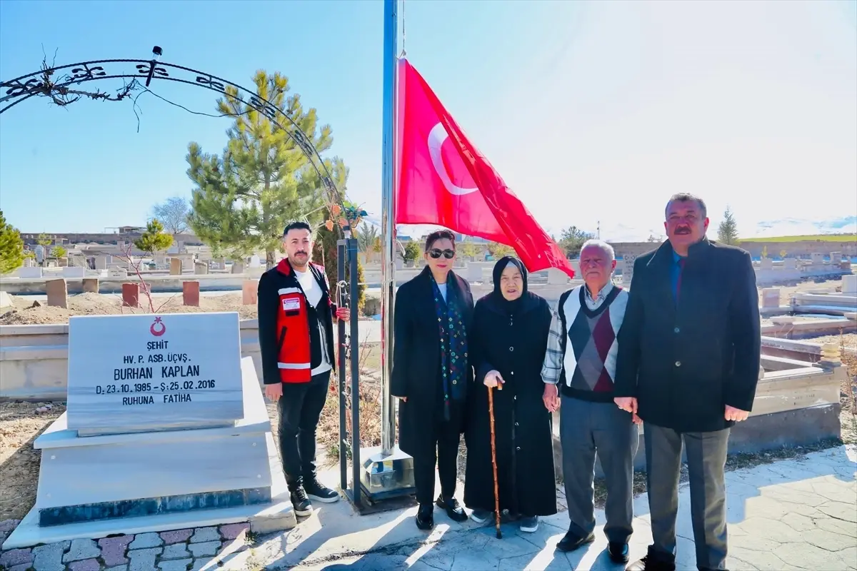 Kayseri Aile ve Sosyal Hizmetler İl Müdürü Çıngır'dan şehit kabrine ziyaret