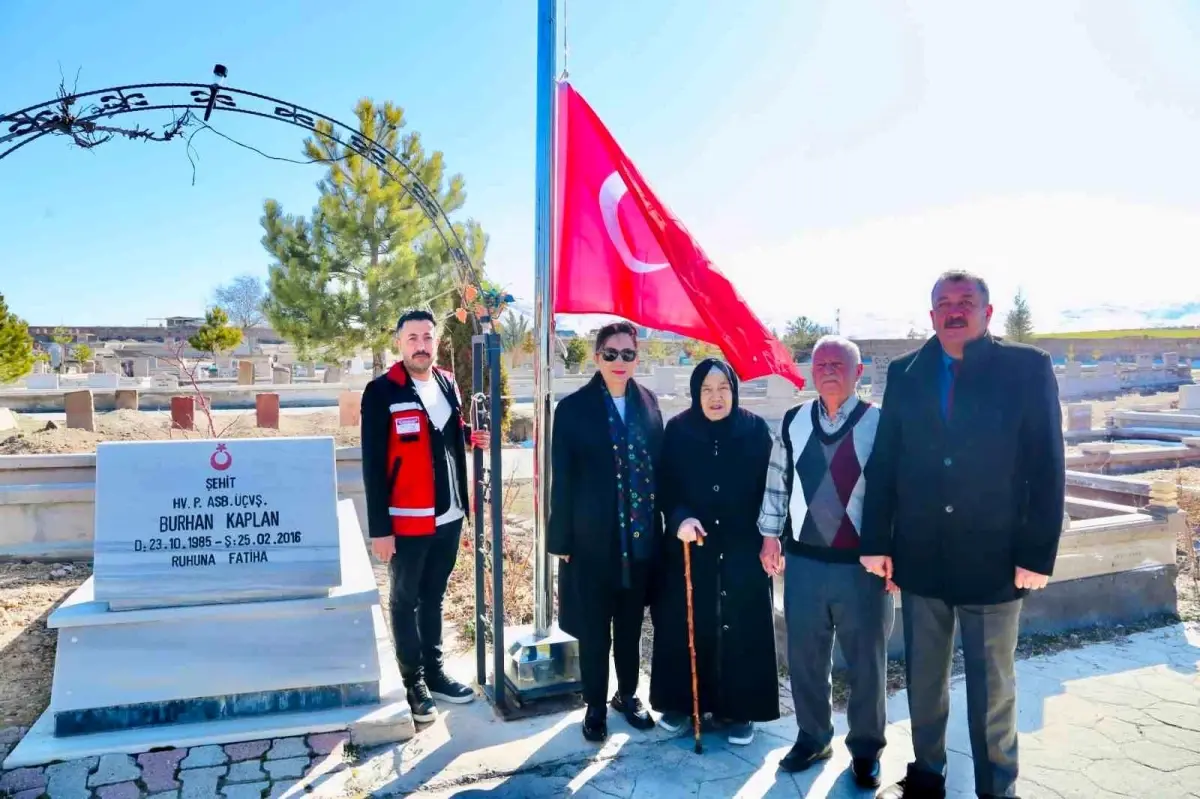 Kayseri'de bayram öncesi şehit kabirlerine anlamlı ziyaret