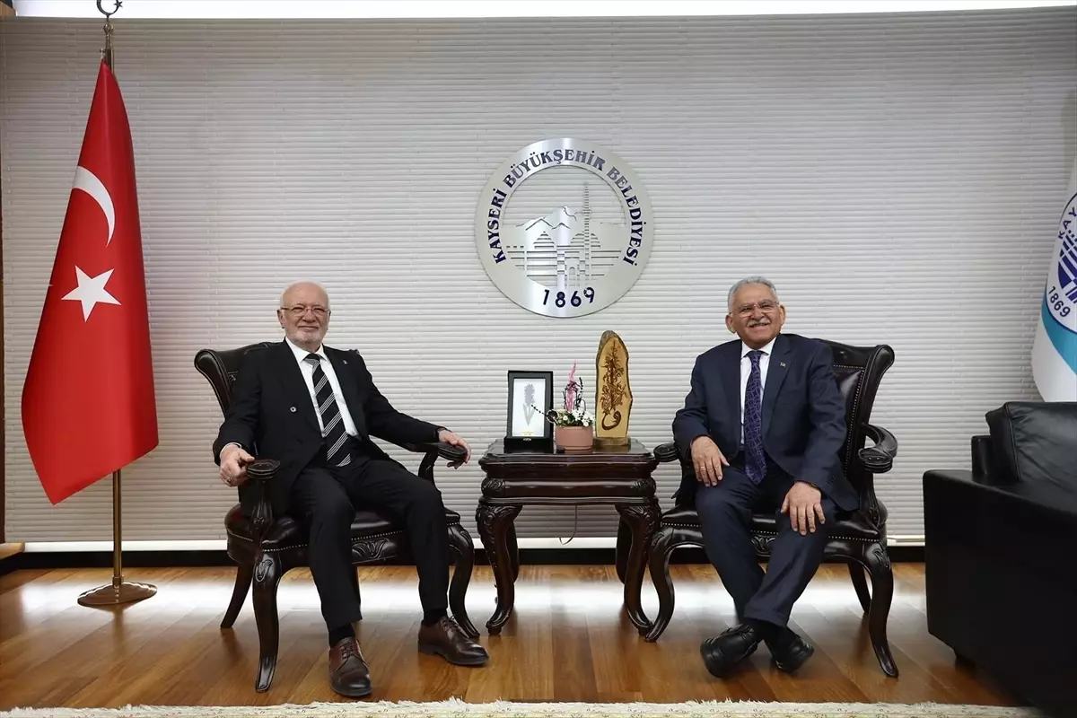 Elitaş, Büyükkılıç'ı Ziyaret Etti