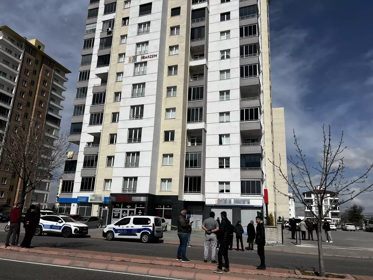 Kayseri'de Balkon Düşmesi: 83 Yaşındaki Adam Hayatını Kaybetti