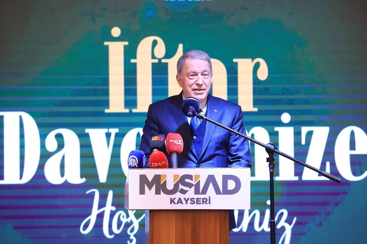 Elitaş ve Akar, Kayseri'de MÜSİAD'ın iftar programına katıldı