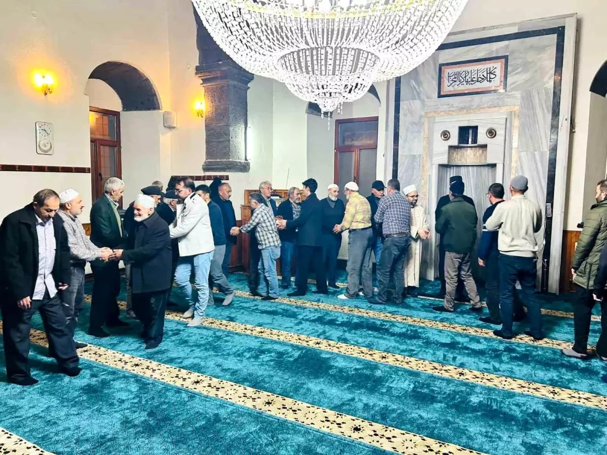 Kadir Gecesi Kayseri'de Dualarla İdrak Edildi