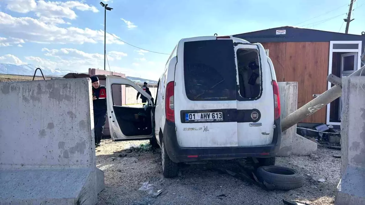 Niğde'de Trafik Kazası: Sürücü Hayatını Kaybetti