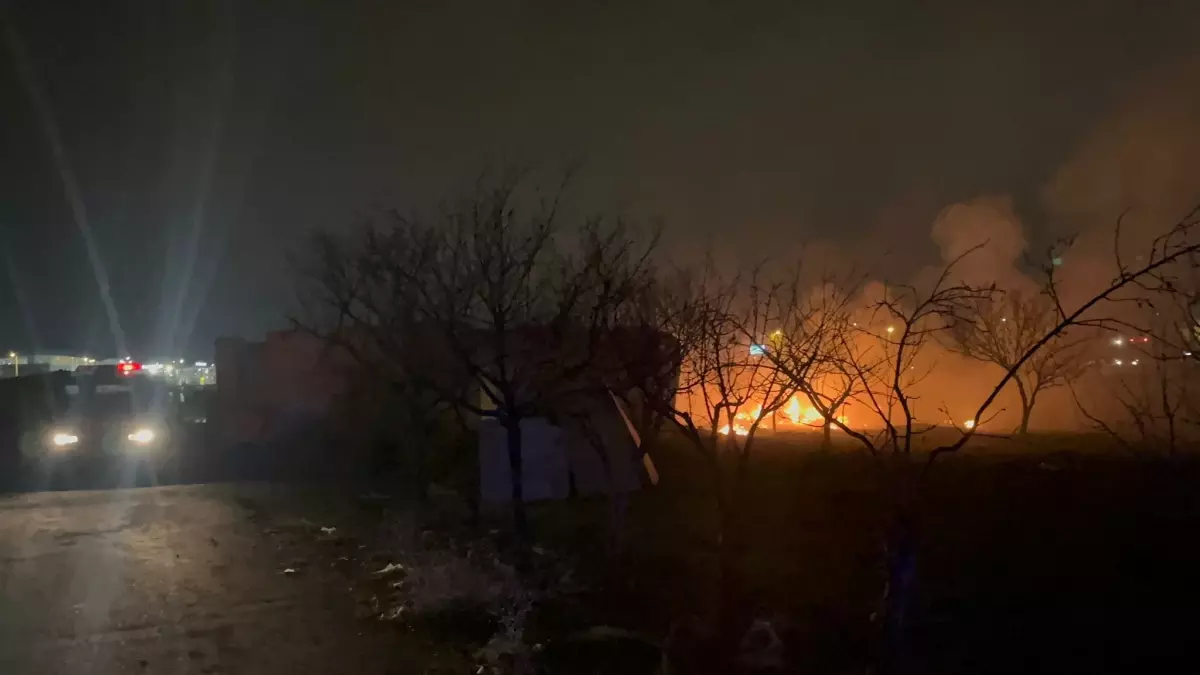 Kayseri'de Bahçede Yangın