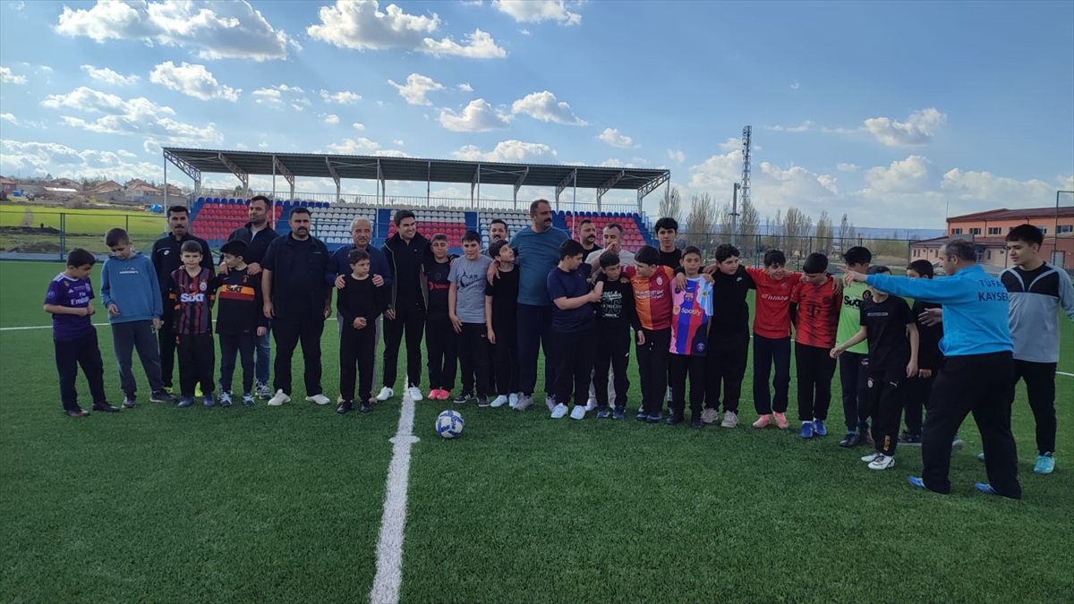 Sarıoğlan'da Dostluk Maçı: 2-2