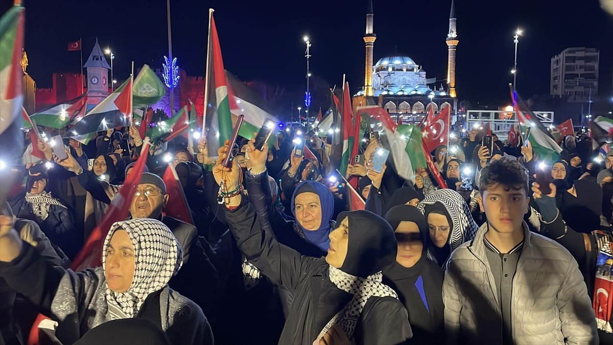 Kayseri'de İdam Ceza Yasası Protesto Edildi