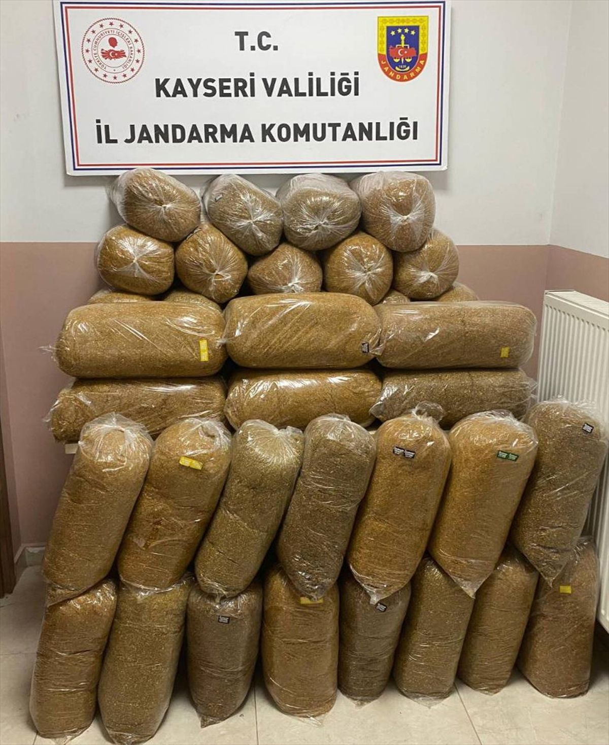 Kayseri'de 400 Kg Kaçak Tütün Ele Geçirildi