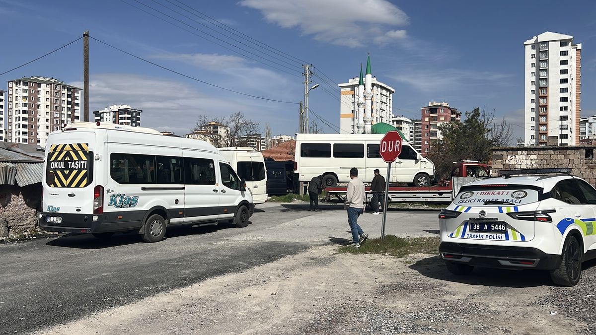 Kayseri'de Minibüs Kazası: 8 Yaralı
